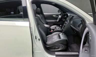 QX70