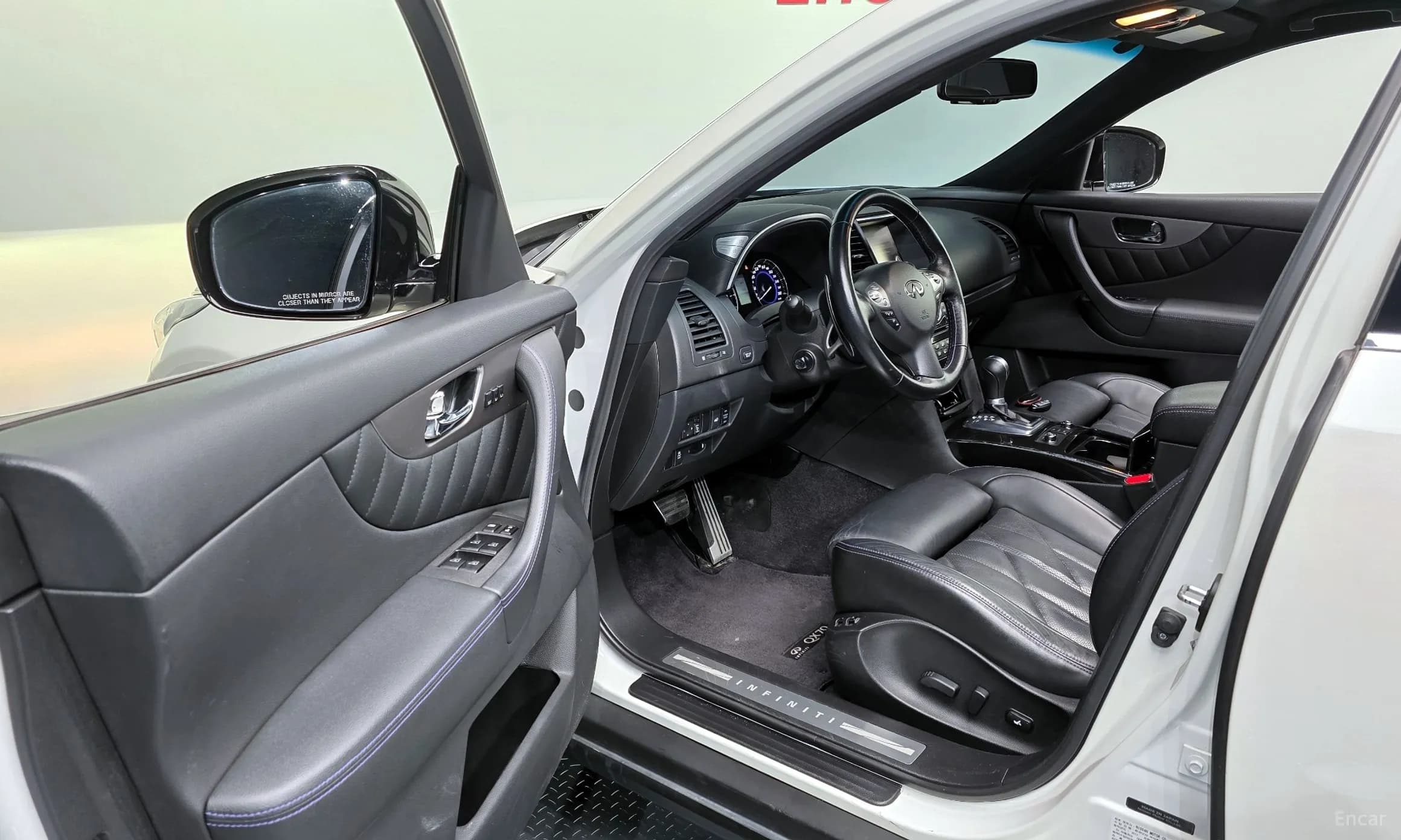 QX70