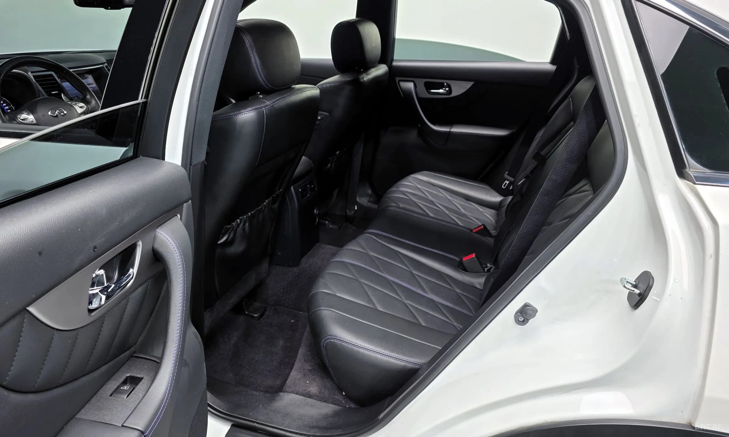 QX70