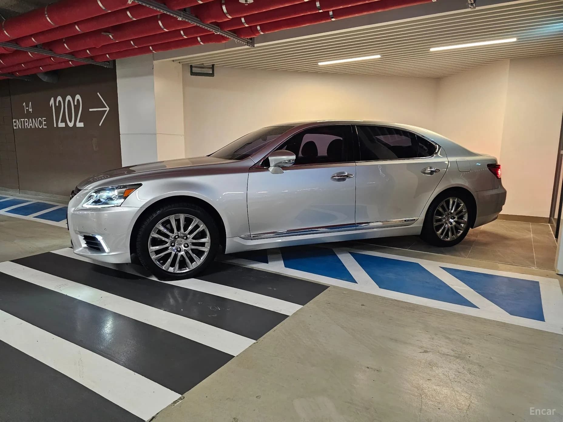LS600hL