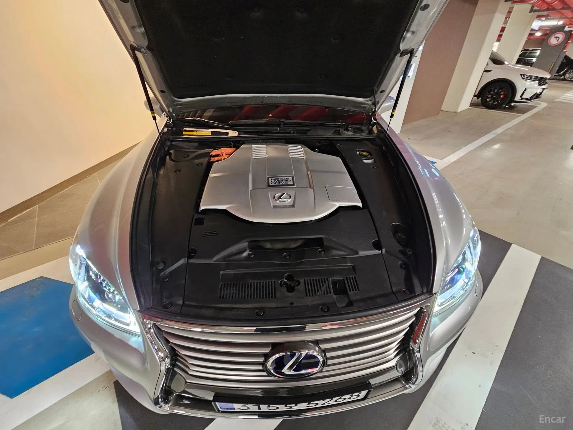 LS600hL