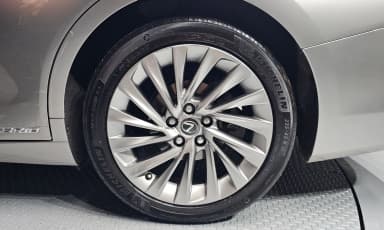 ES300h 7th Generation