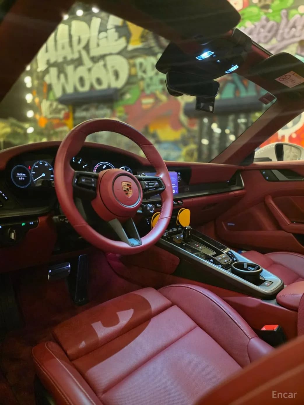 911 (992)