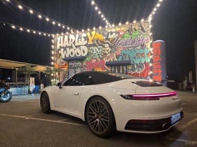 911 (992)