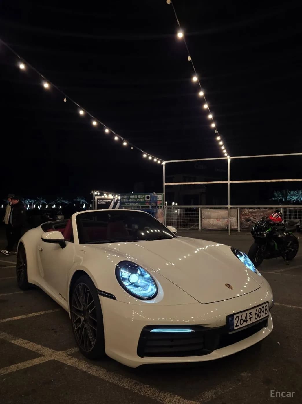 911 (992)