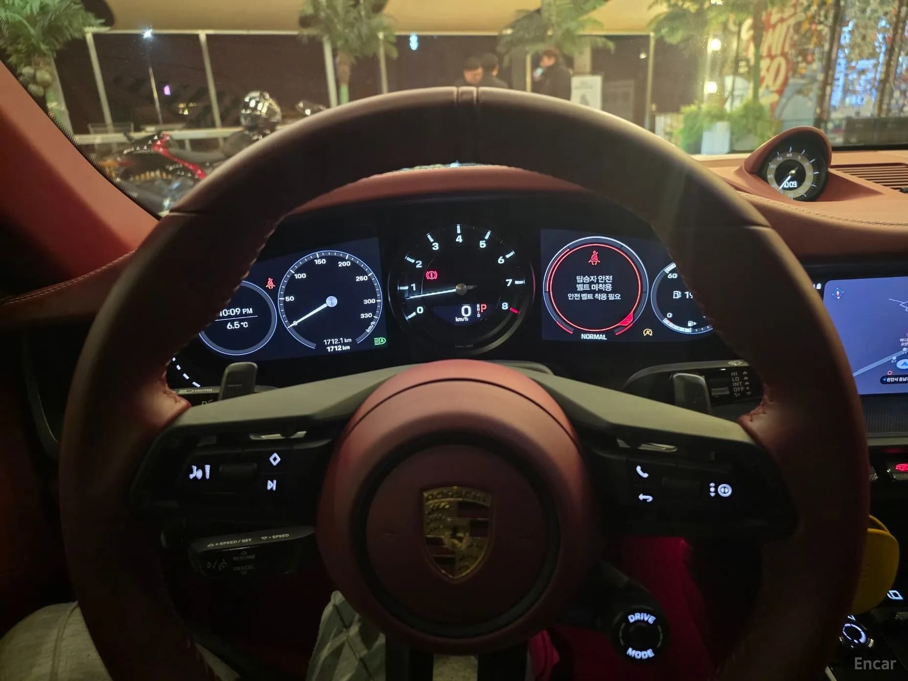 911 (992)