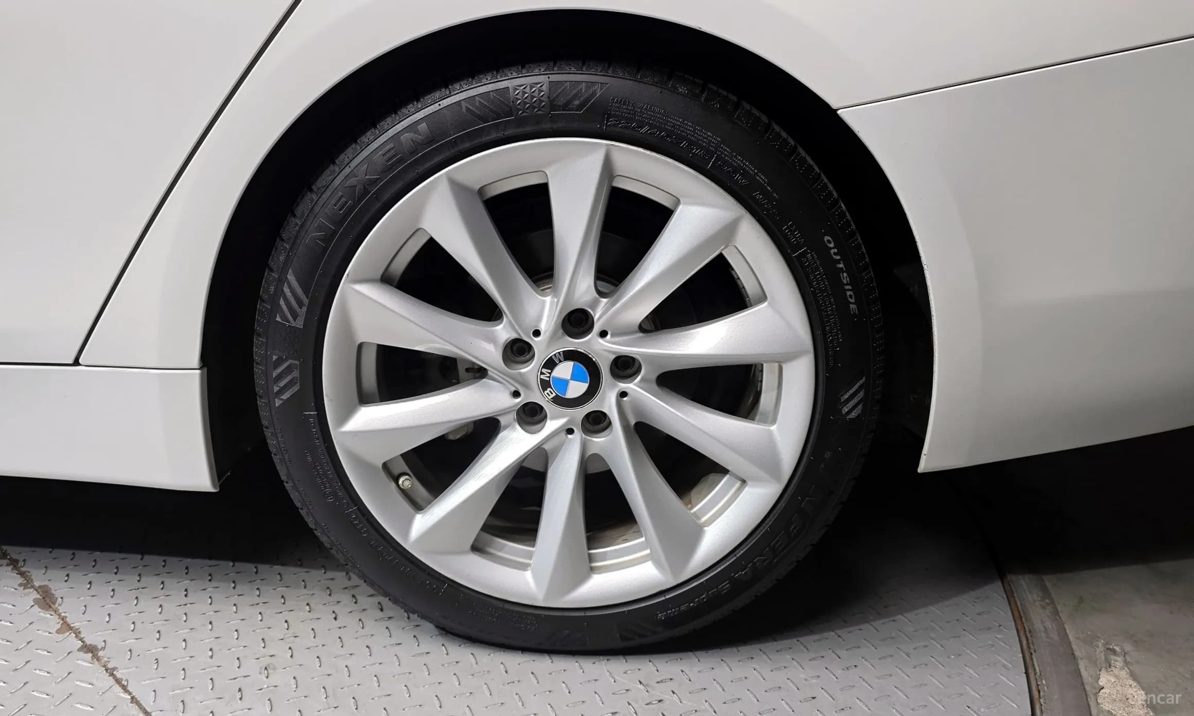 Series 4 (F32)