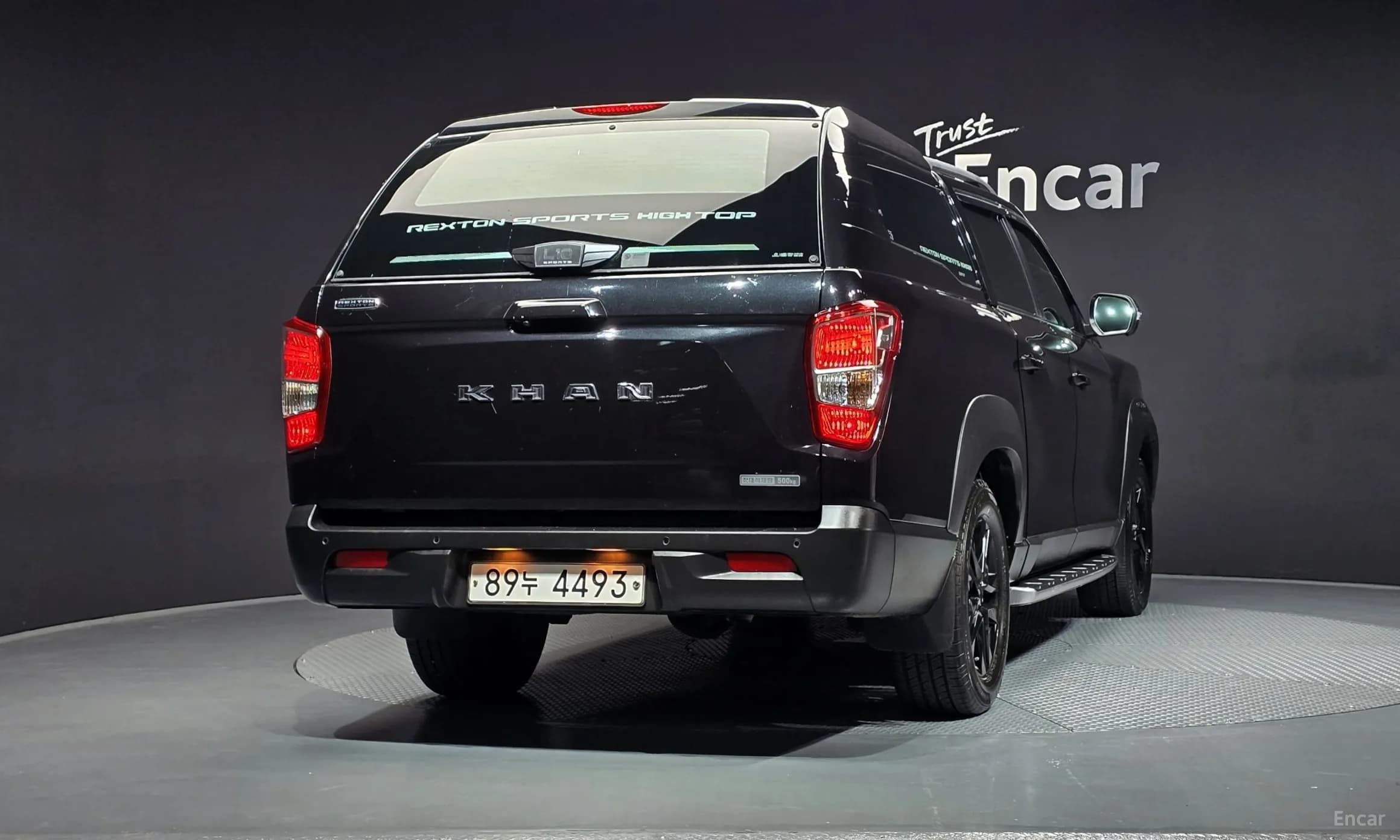 Rexton Sports Khan