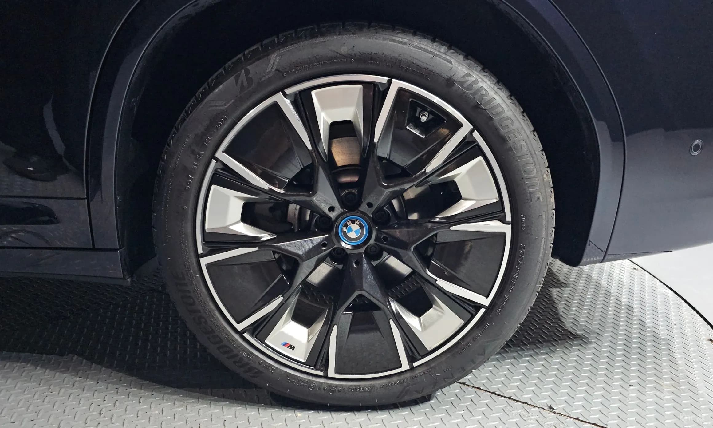 iX3