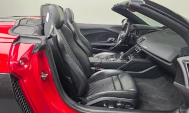R8 (4S)