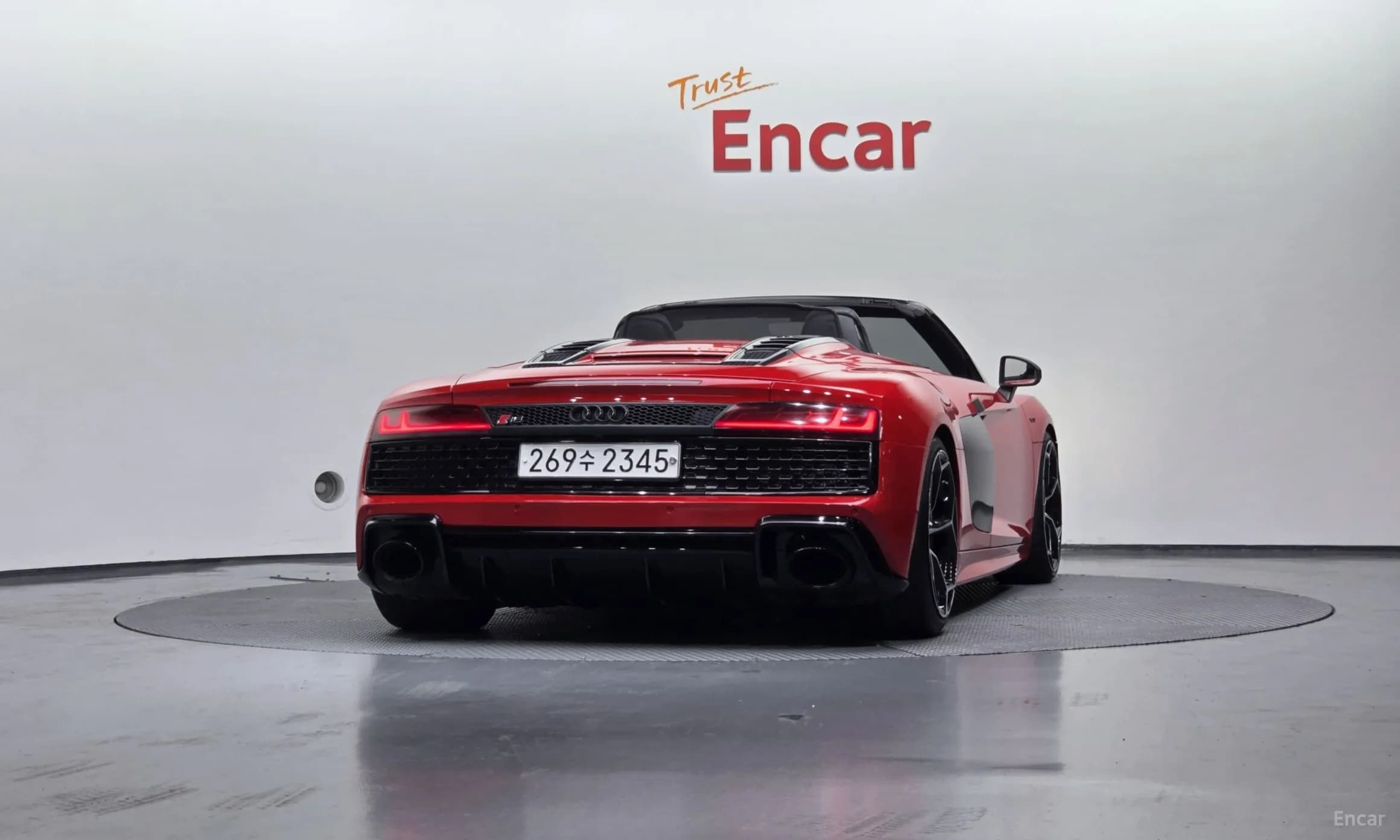 R8 (4S)