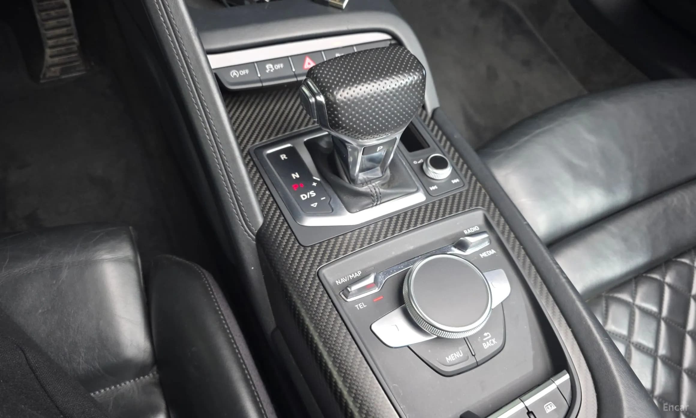 R8 (4S)