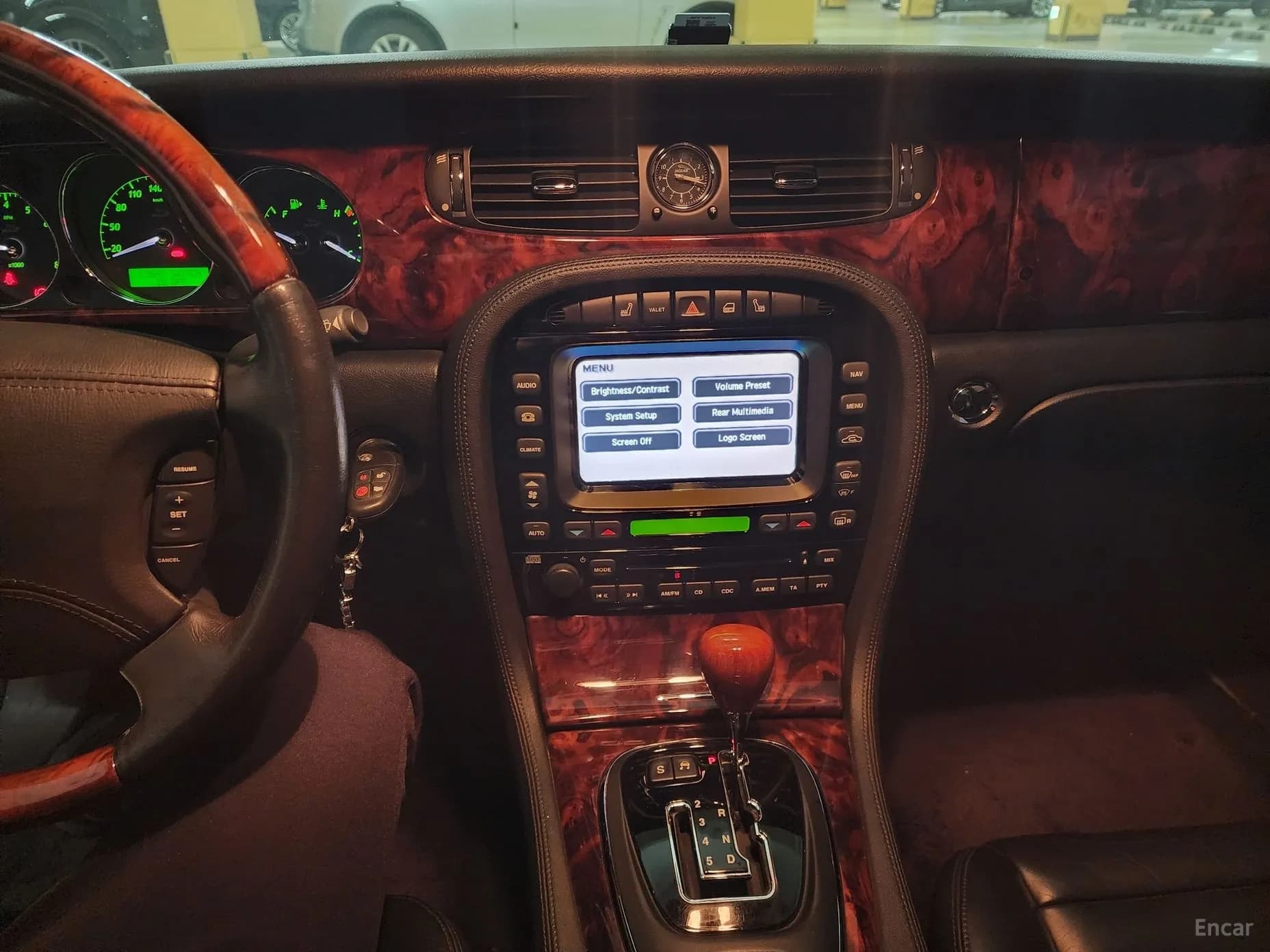 XJ-8