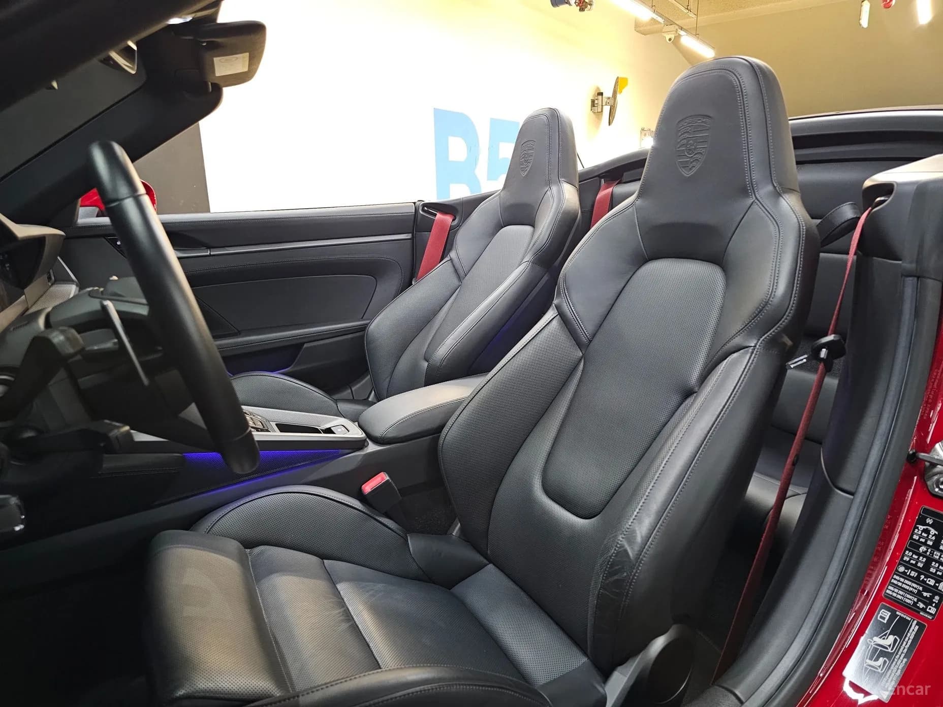 911 (992)