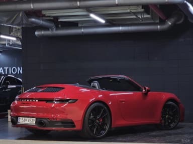 911 (992)