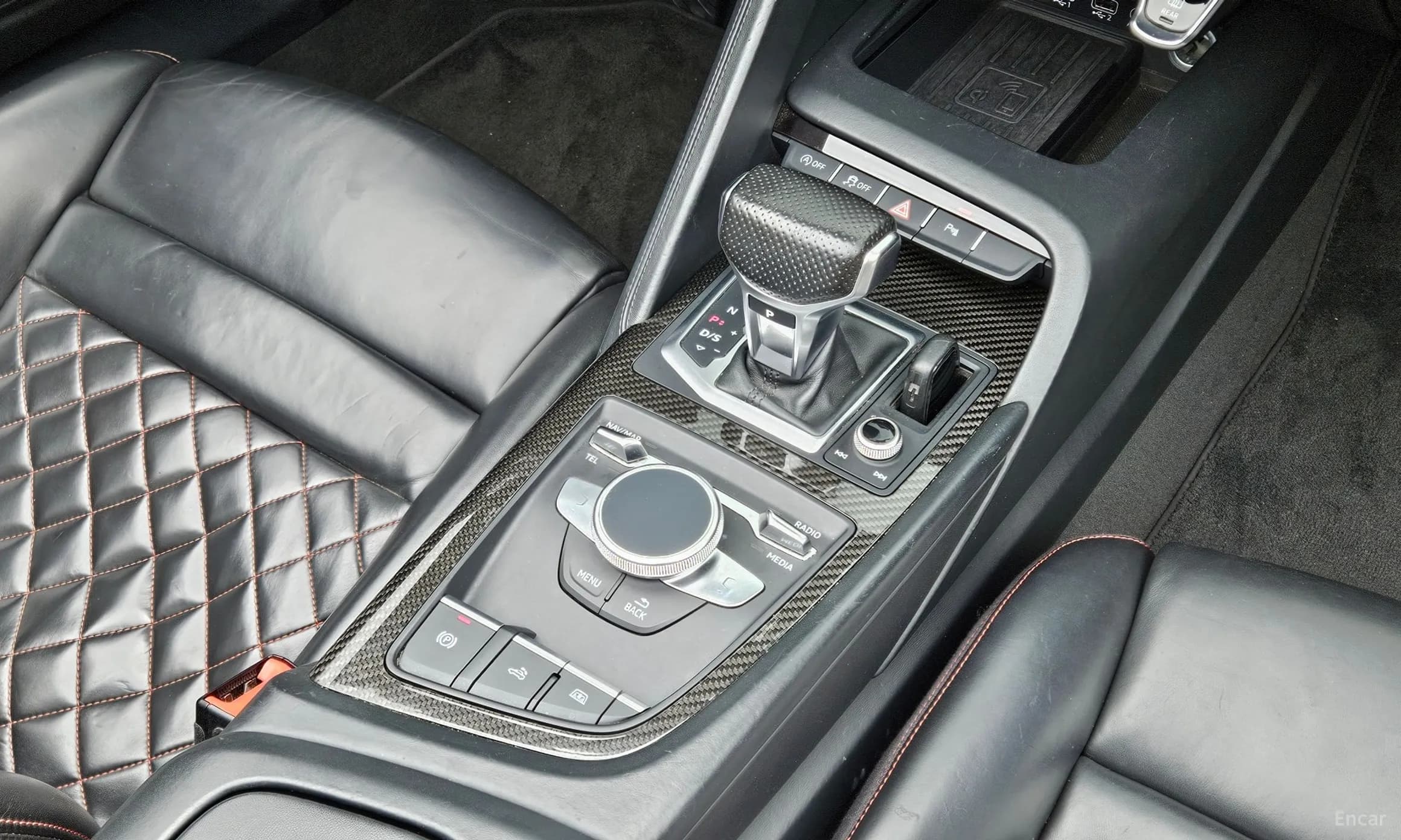R8 (4S)