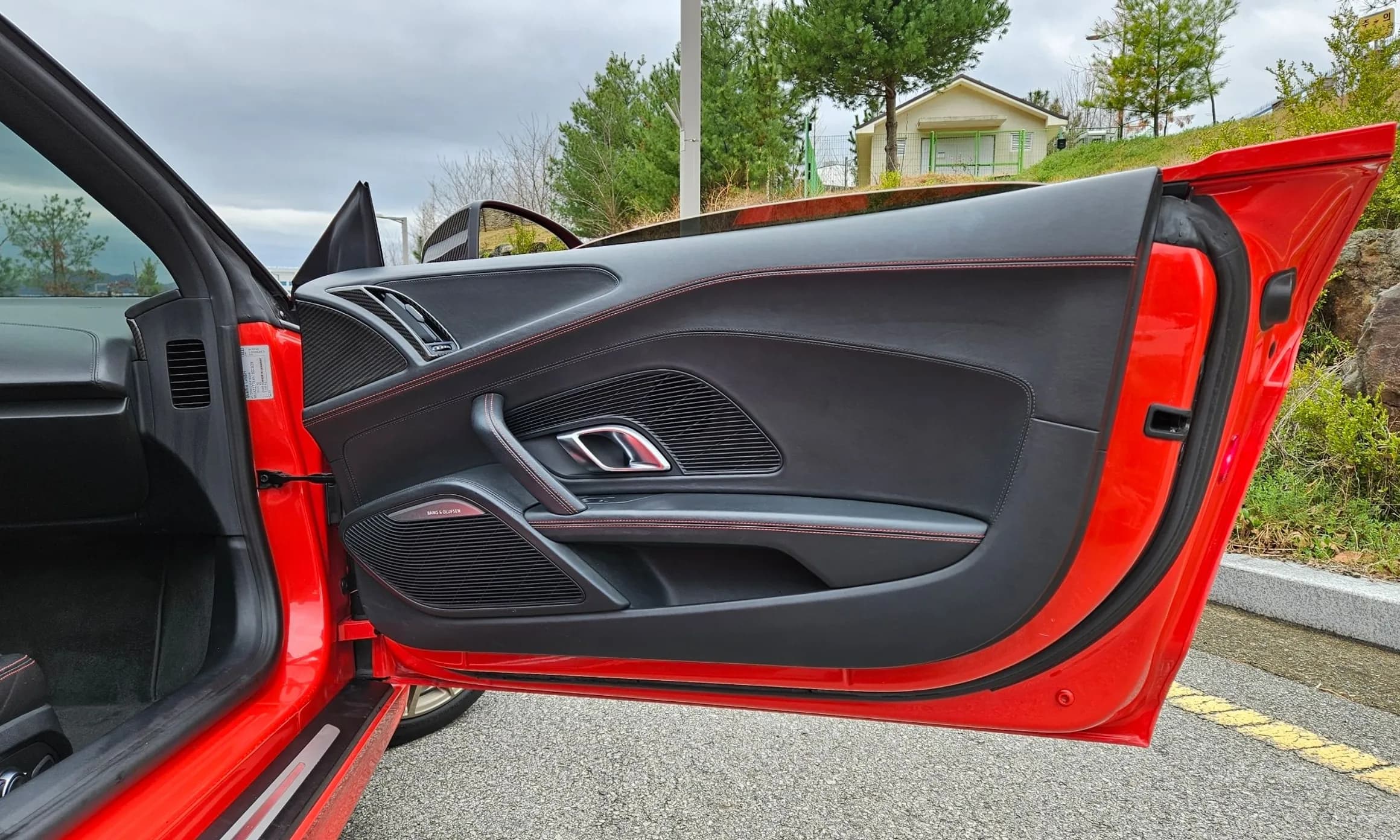 R8 (4S)