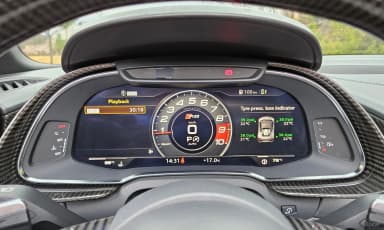 R8 (4S)