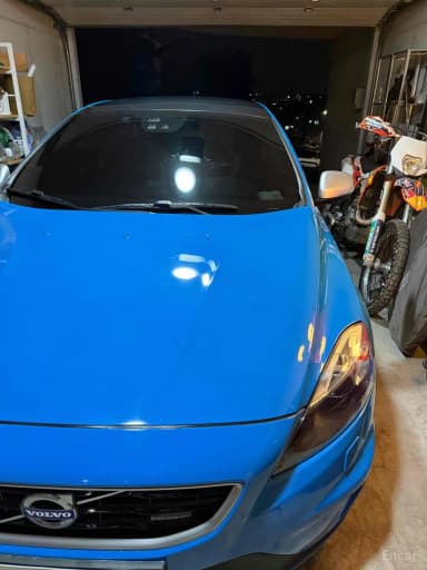 V40