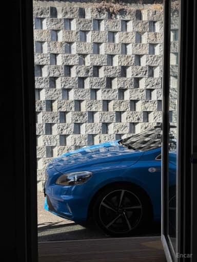 V40