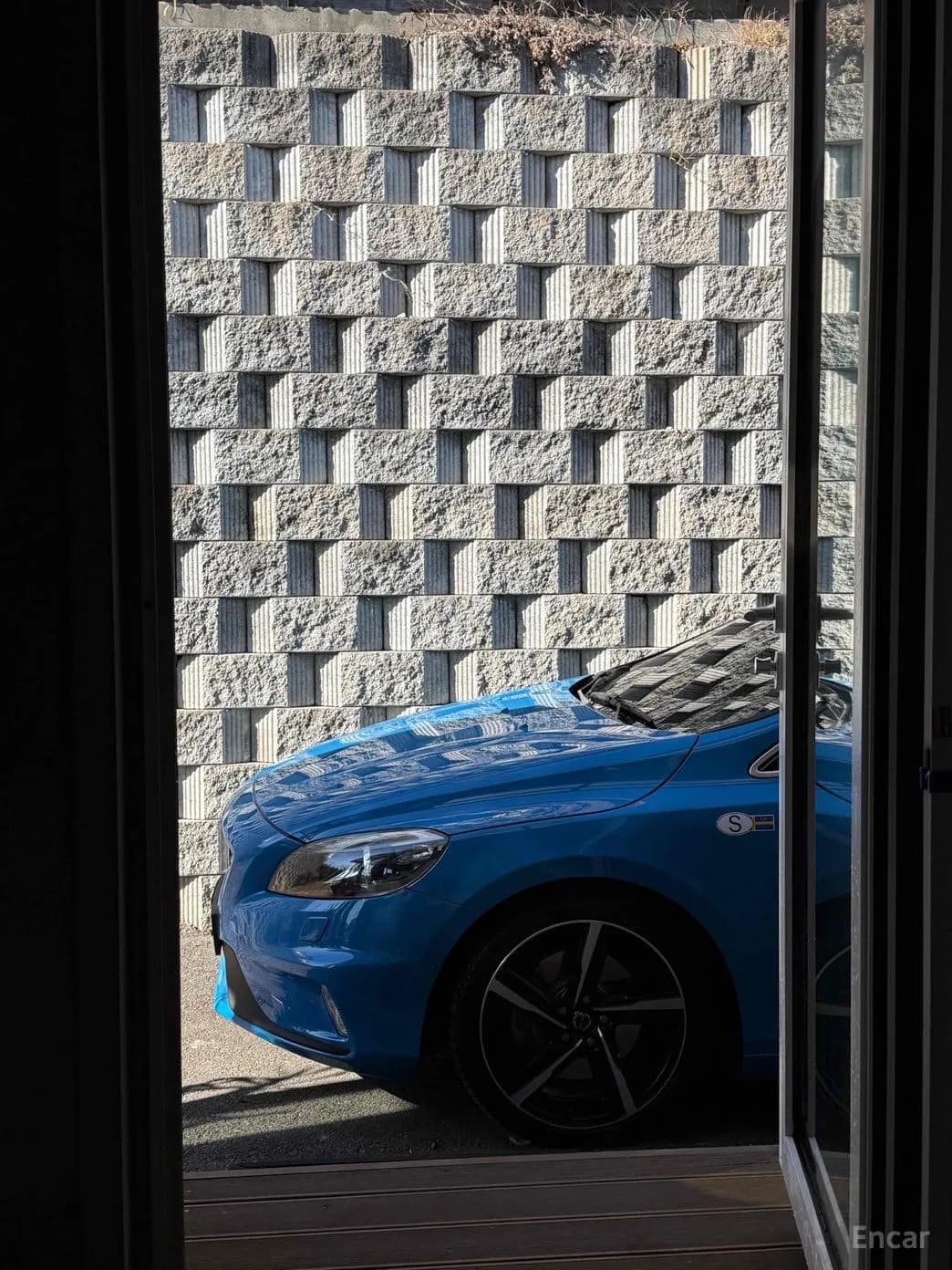 V40