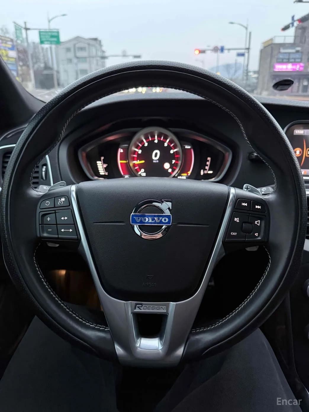 V40