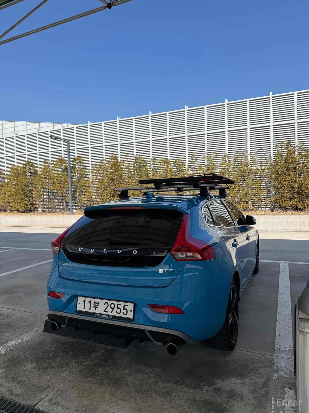 V40