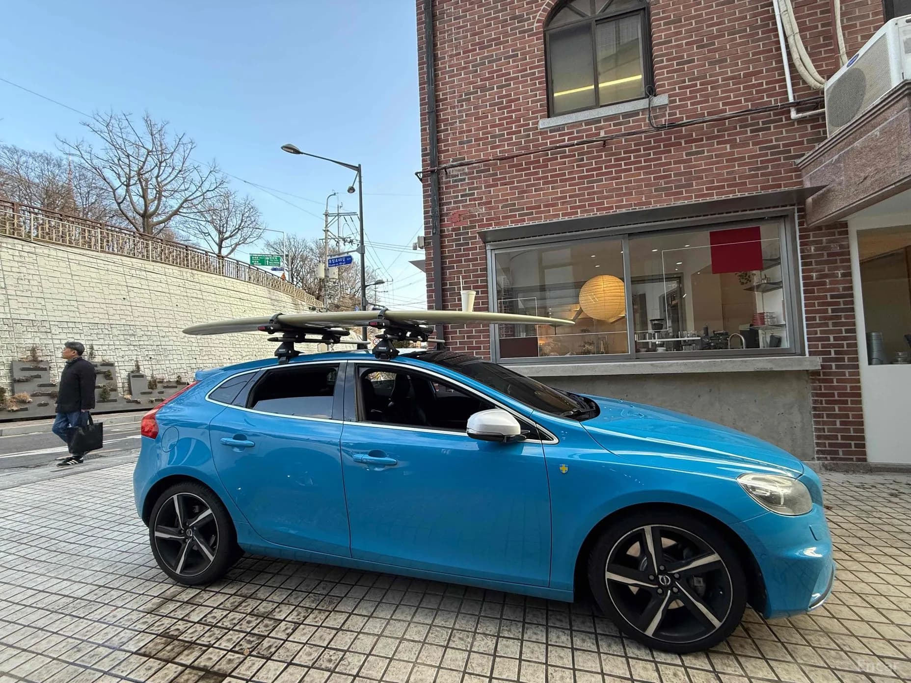 V40