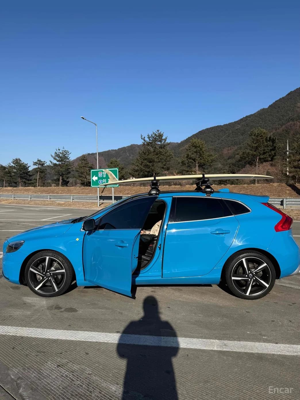 V40