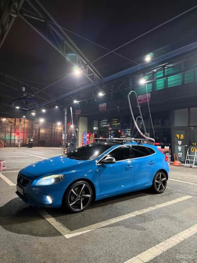 V40