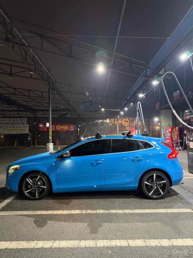 V40