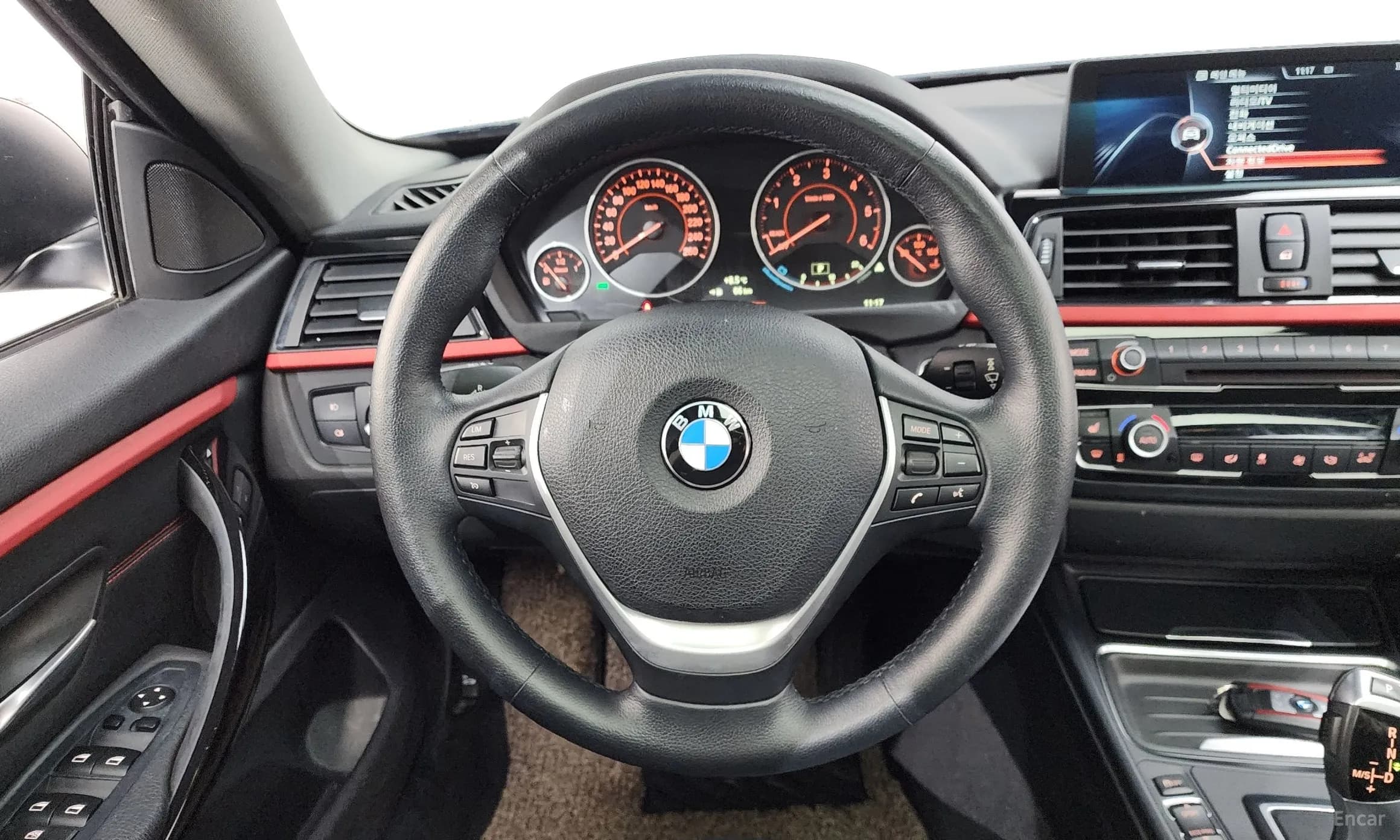 Series 4 (F32)