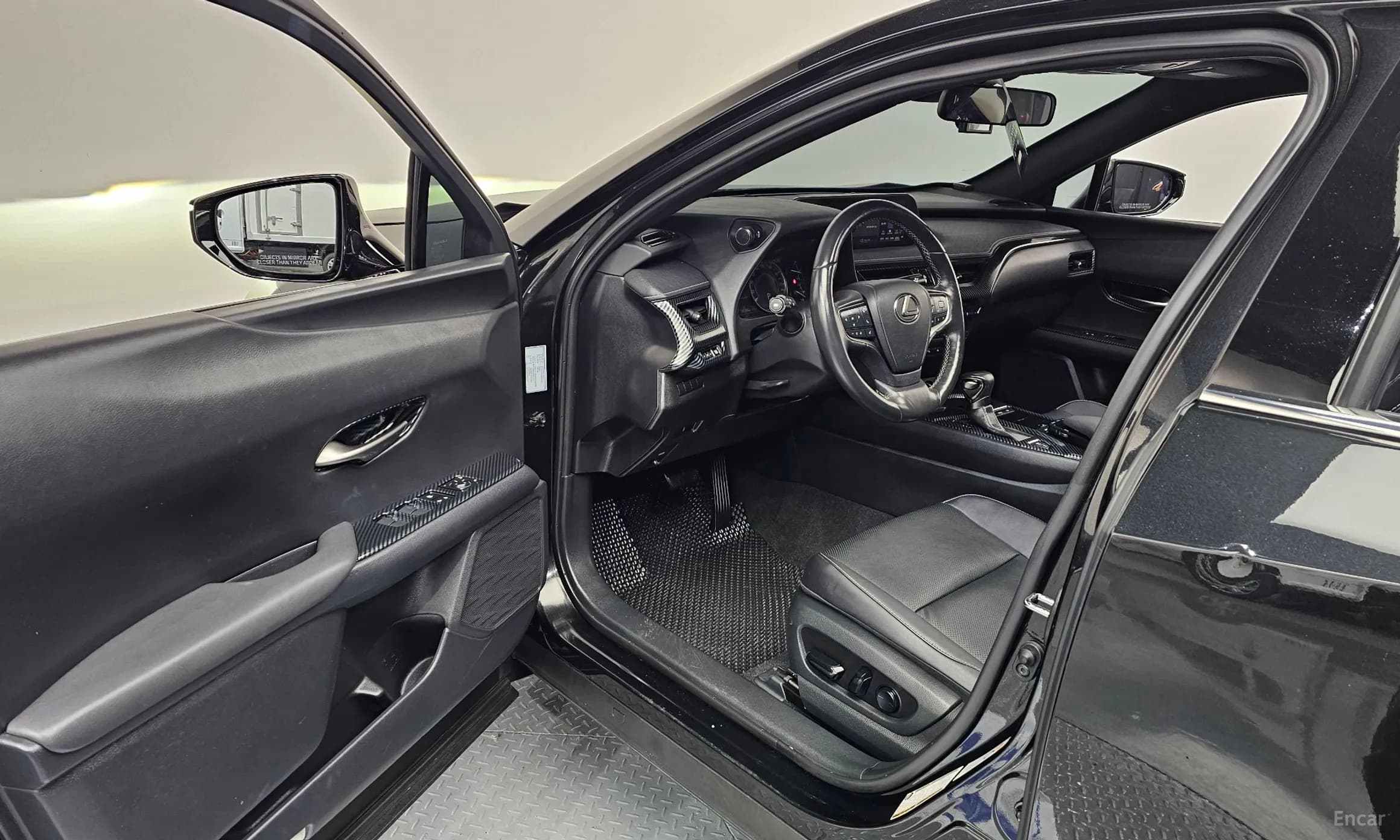 UX250h