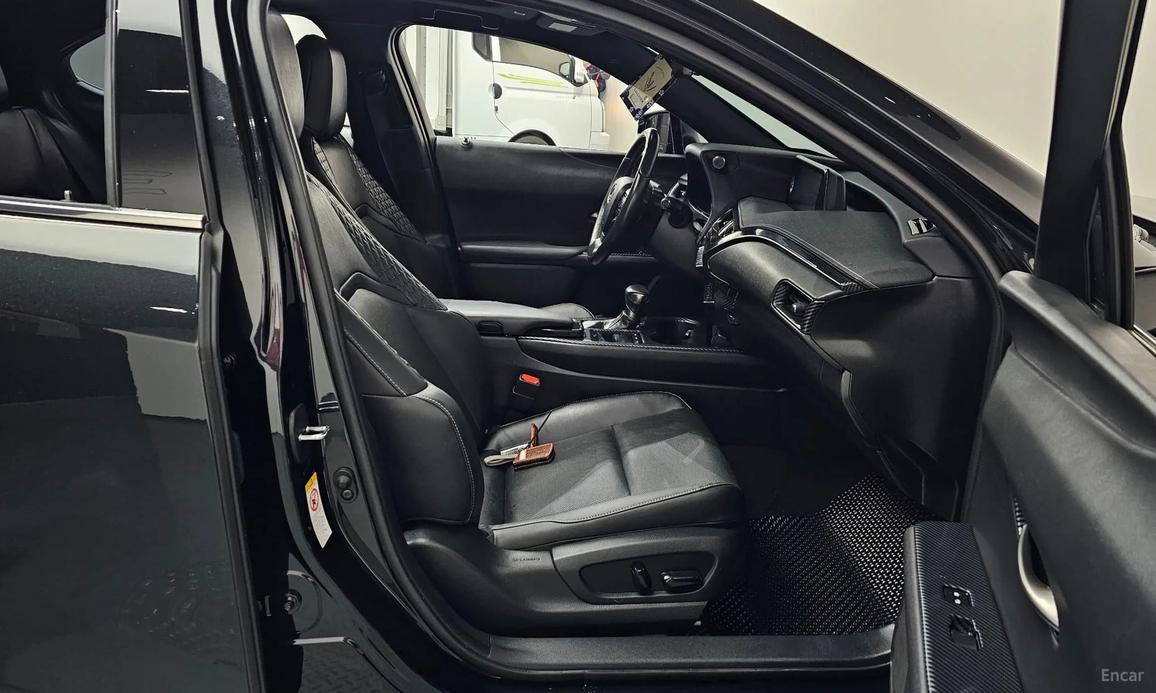 UX250h