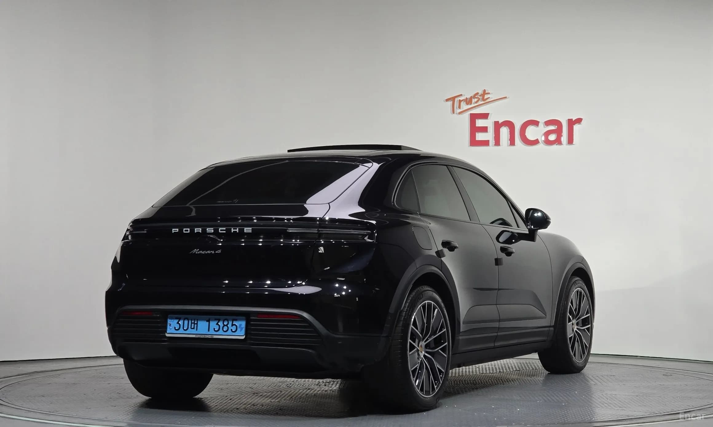 Macan EV