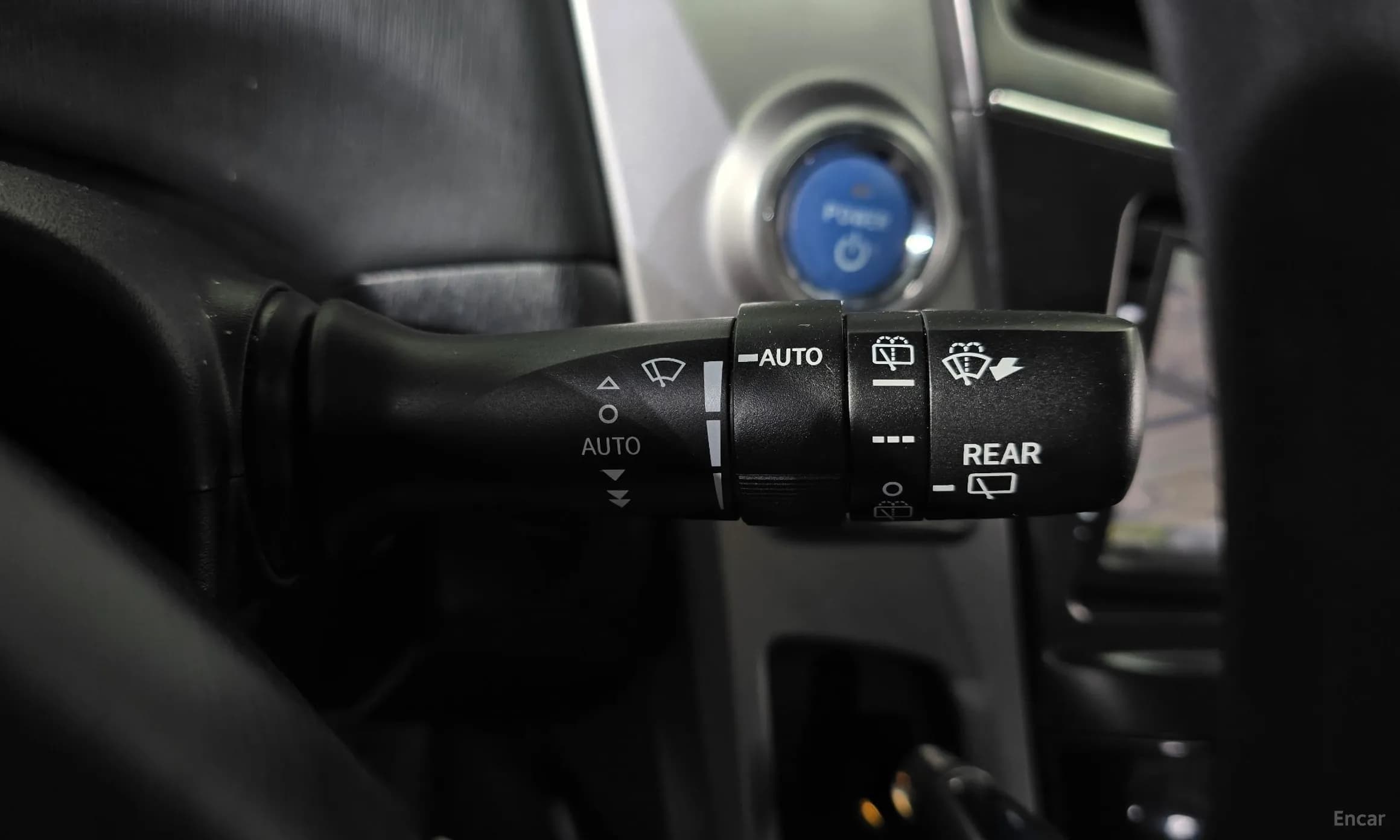 Prius V
