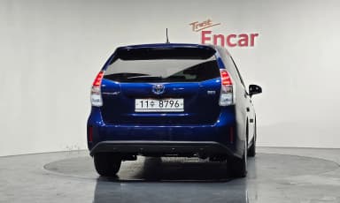 Prius V