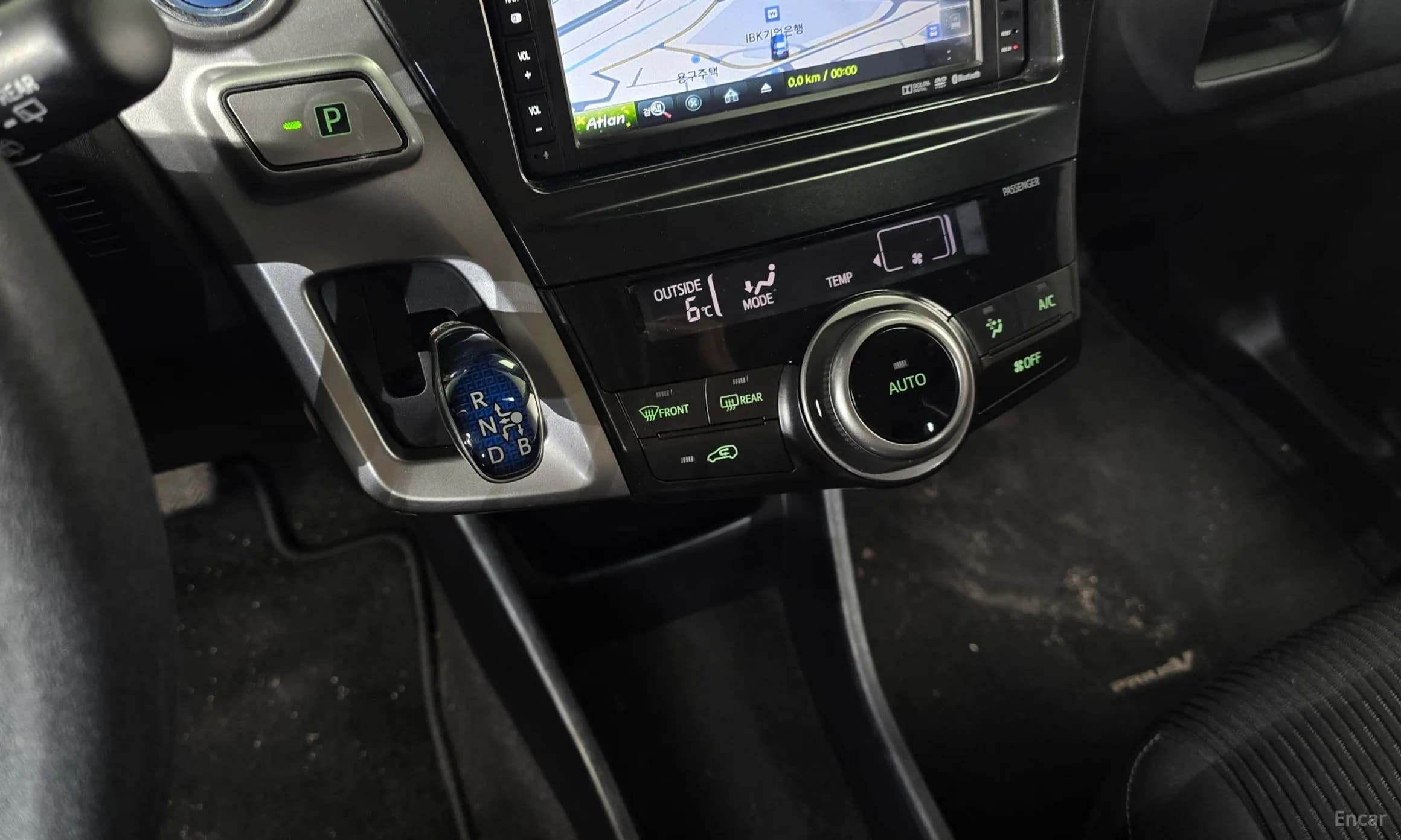 Prius V
