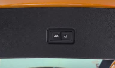 Q8 (4M)