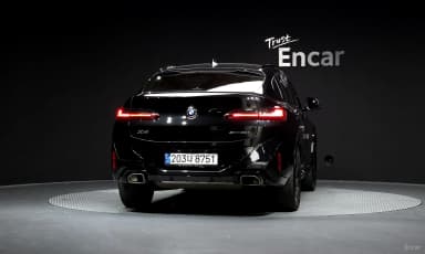 X4 (G02)