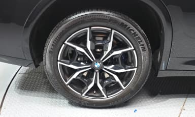 X4 (G02)