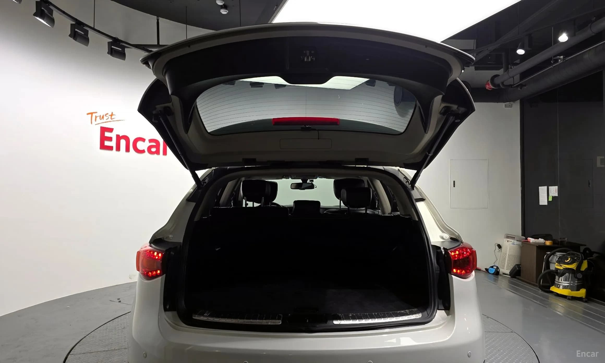 QX70