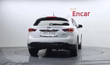 QX70