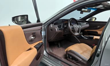 ES300h 7th Generation