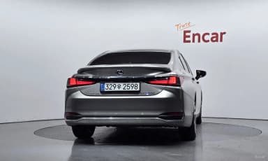 ES300h 7th Generation