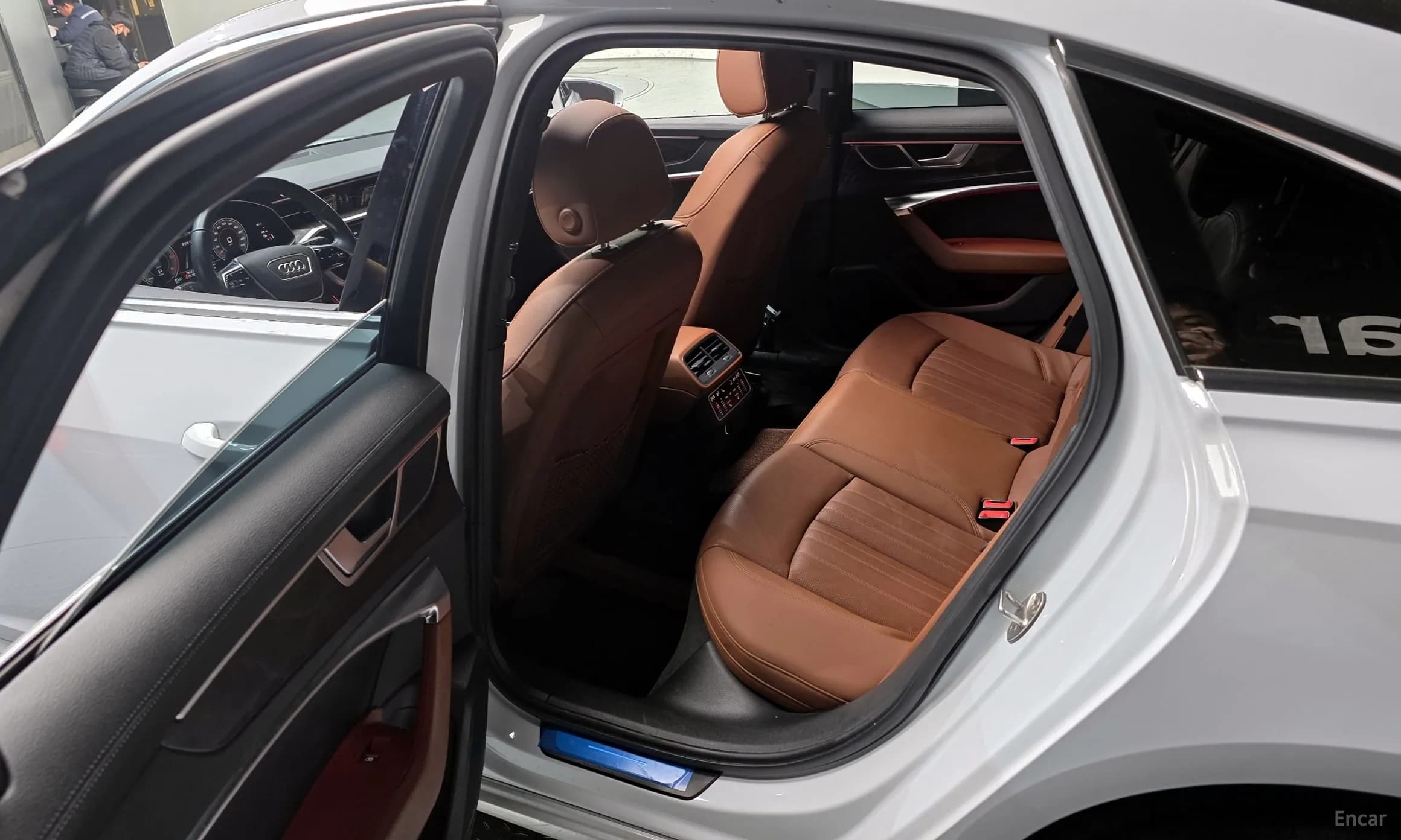 A6 (C8)