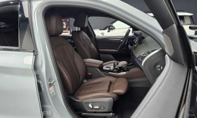 X4 (G02)