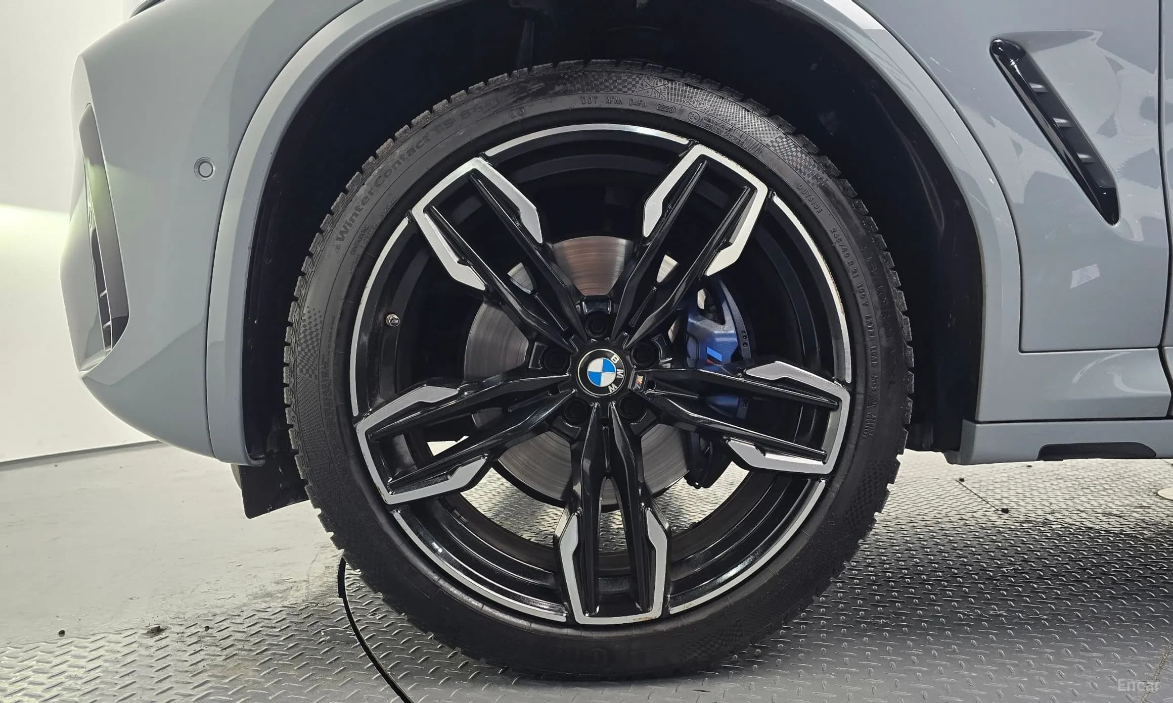 X4 (G02)
