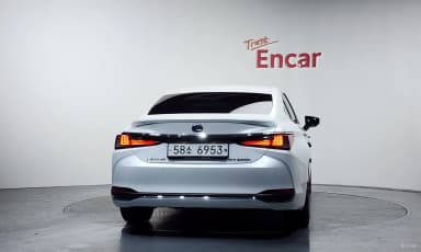 ES300h 7th Generation