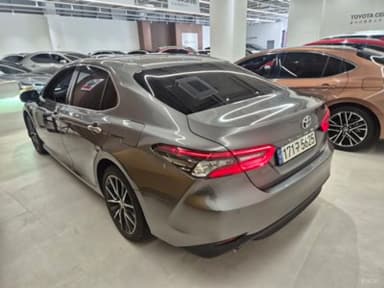 Camry (XV70)